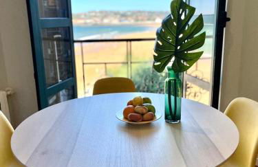 Ático primera línea Playa de San Lorenzo - Foto 1