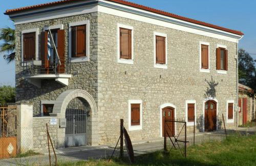 La Casa di Ercole across bay of Nafplio. - Photo 1
