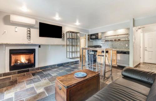 Upscale Condo near Downtown & the Deschutes - Foto 1