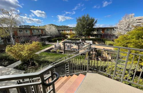 Downtown-King Bed-Top Floor-Parking-Wi-Fi - Foto 7