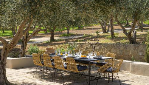 The Olive Grove Villas with large swimming pool - Foto 2, Garden, Garden view