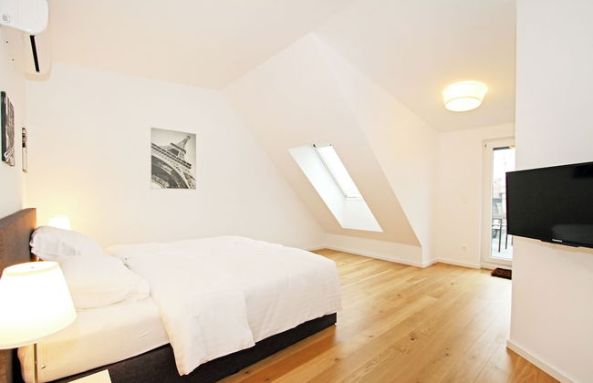 Christiano Apartments - Photo 1