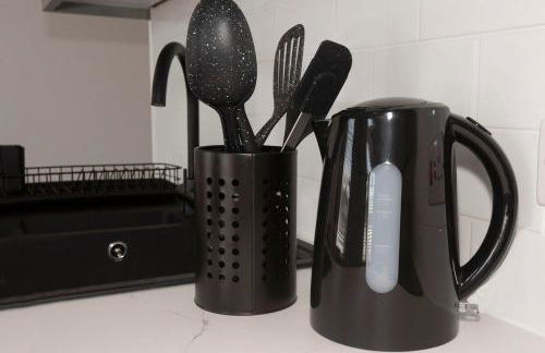 Cosy 2-Bed Apartment in Penarth Town Flat 1 - Photo 28