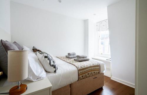 Elegant 4-Story Townhouse Near Victoria Station - Foto 30