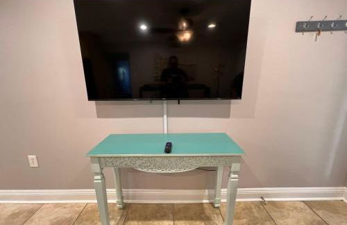 Two bedroom apt with desk washer dryer & pool - Foto 4