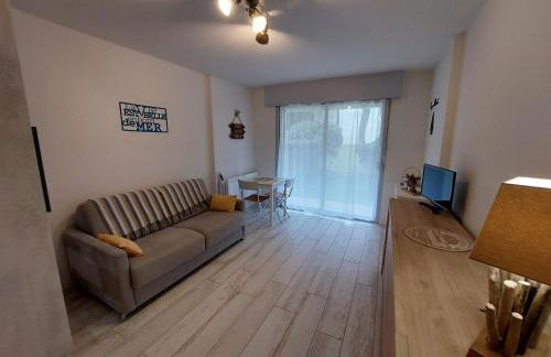 Studio au calme, plage et centre à pied, jardinet ensoleillé, parking privé - FR-1-550-51 - Foto 7