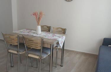 Toula's House - Photo 10