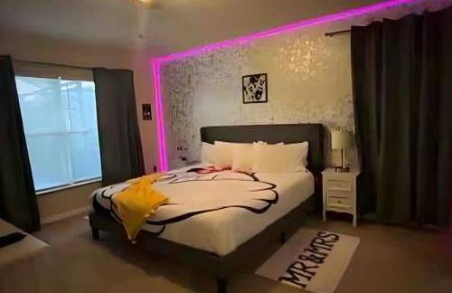 HOUSE 4 Bdr Eco ThematicSaltwater PoolGame Room - Photo 8