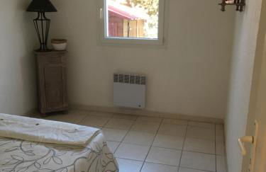 De la Clape à la mer mon petit pavillon labellisé - f2- piscine commune - wifi gratuit- parking privé - arrivee autonome - 800 m plage - grande terrasse abritée vent - - Foto 18