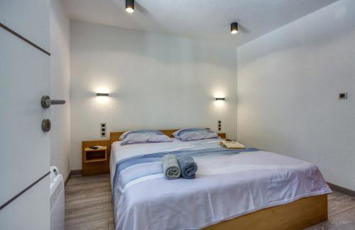 Stone Villa Galant with Pool - Happy Rentals - Foto 9