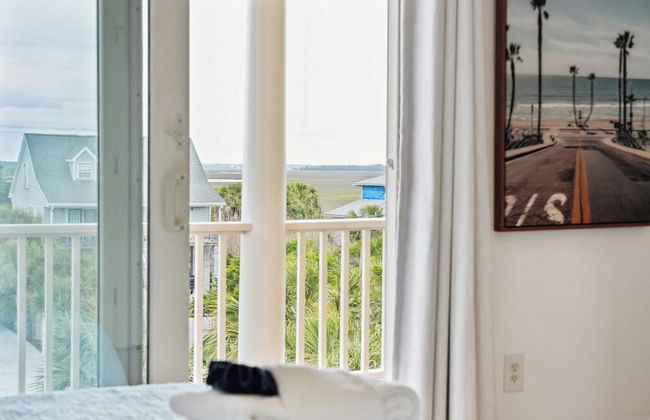 Oceanfront w/ Pool, Panoramic Deck Views, 5bdr Folly Ocean Breeze by Avantstay - Foto 29