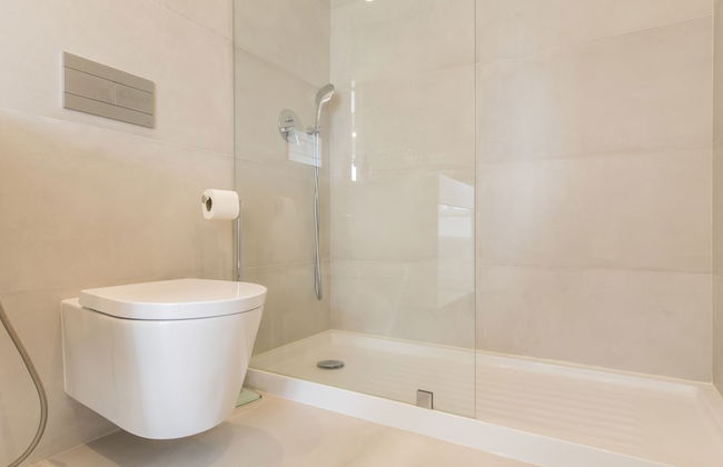 Luxurious Seaview Apartment in Estoril - Photo 27