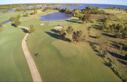 6BR Dream Getaway w Heated Pool & Peaceful Vibe - Photo 35