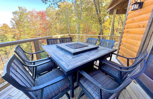 Lazy Bear Lodge 5 Bedroom Cabin by RedAwning - Photo 41