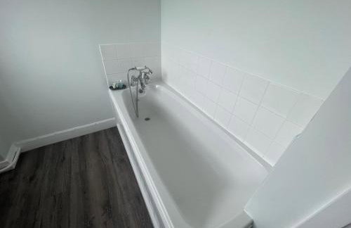 Historic river side cottage - top apartment - Foto 9