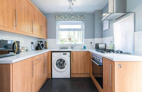 Modern three bedroom home in Castle Donington - Photo 9