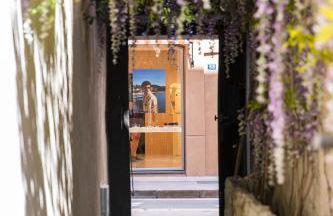 Steps from the Port! Chic 2-Bed in the Heart of Saint-Tropez - Photo 28