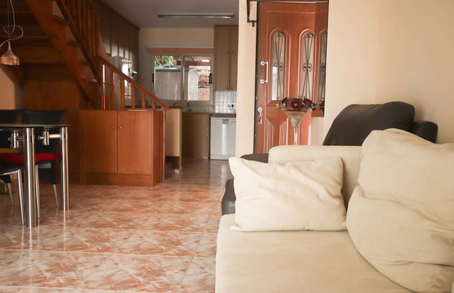 2 Bedroom House near Tombs of the Kings - Photo 12