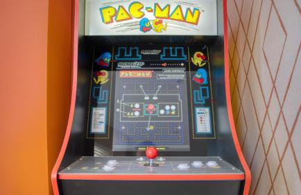 London Hammersmith - hot tub, games, arcade - Foto 4