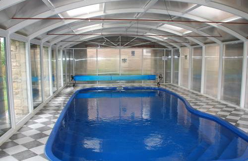 Shallcross Hall Cottages - Combs - Photo 2