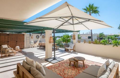 StayatSas Marbella Luxury 2 Bedroom Apartment, 80 m2 Private Terrace, Pools, Walk to Beach & Puerto Banús - Foto 29