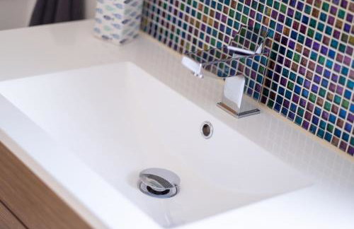 Central Penzance, Modern stylish home, Near Seafront with Gated parking - Photo 23