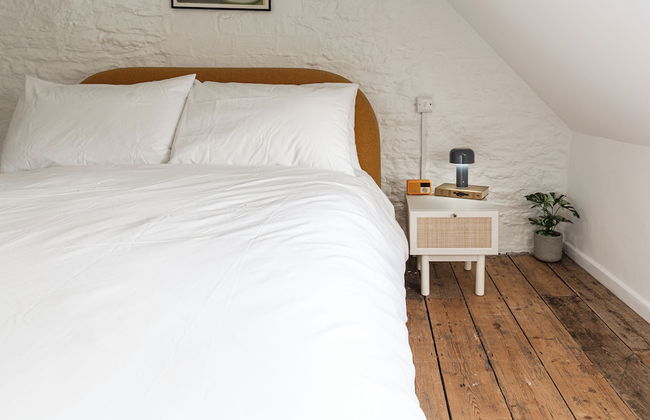 Stunning 2BD in the Heart of Malmesbury - Photo 12