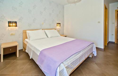 Island Hvar Seaside Villa Levanda with Beach, Pool & Seaview - Photo 40