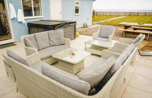 Sea View Beachfront House - Photo 23