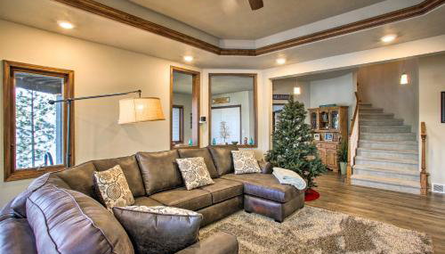 Luxurious Liberty Lake Hideaway with Hot Tub! - Foto 5