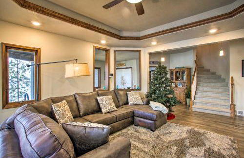 Luxurious Liberty Lake Hideaway with Hot Tub! - Foto 5