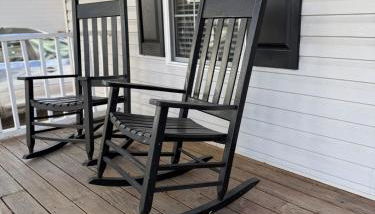 Under the Oaks, A Downtown Hidden Gem - Foto 4