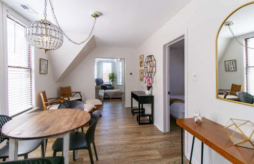 Chi-Town Hideout #2 - Near Metra - Foto 22