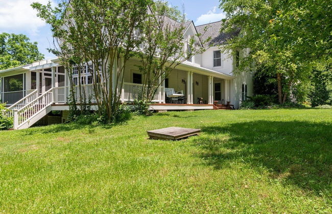 Beautiful Home on a Quiet Lot, Sleeps 14, Treehouse & Game Room! - Foto 45