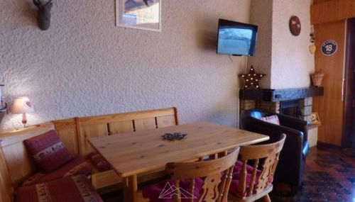 Agréable appartement montagnard pour 6 pers. proche commerces et télécabines - FR-1-458-149 - Foto 2