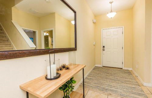 Special Offer Stunning TownHome With Private Pool close to Disney 8960PP - Foto 18