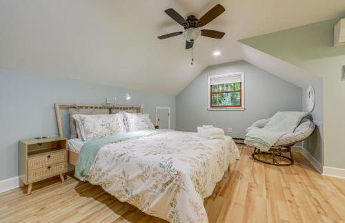 Creek View and Hot Tub Woodsy Maggie Valley Cottage - Foto 20