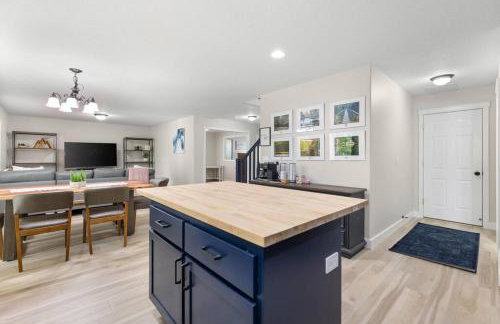 Spacious 4 bed near park/trails - Foto 26