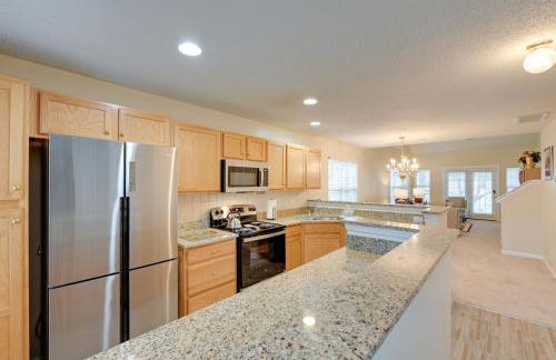 Central and Spacious Townhome in Greensboro! - Foto 6
