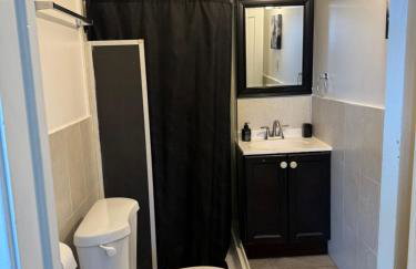 Free Parking! Private Rooftop! 3bd near downtown! - Photo 2