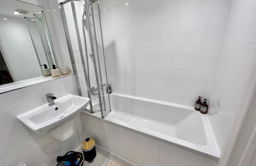 Work stays - FREE Parking - 2-mins to station - Foto 7