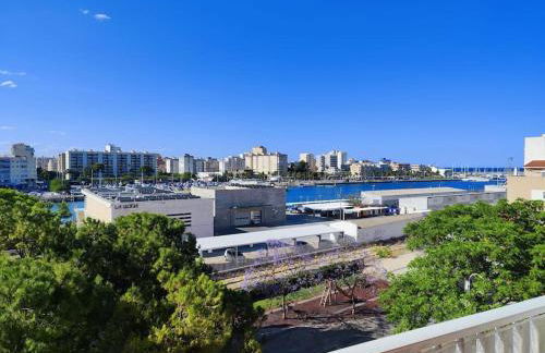 Apartamento con vista al puerto - Photo 1