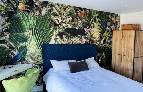 Stunning Riverside View Apartment, near Canary Wharf & O2 - Photo 23