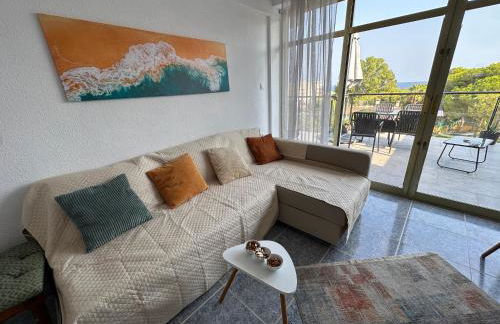 A slice of paradise in the sun with sea views - Photo 9