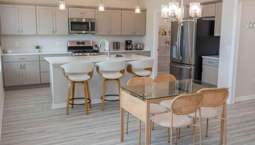 The Villages Retreat- Free Coffee Brand New - Foto 3