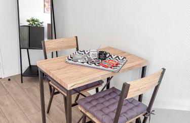 Studio Wi-Fi et balcon, très bien situé - Foto 8