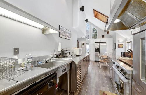 Chalet Across from Holiday Valley Walk to Lifts - Foto 12