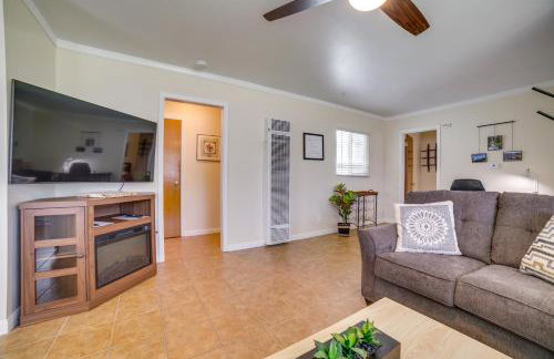 Relax Fireside! Tahoe Area Home 28 Mi to Slopes - Foto 6