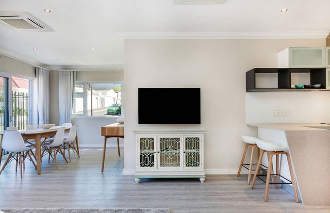 Stylish 2 Bedroom Apartment in Camps Bay Asilvertide - Foto 6