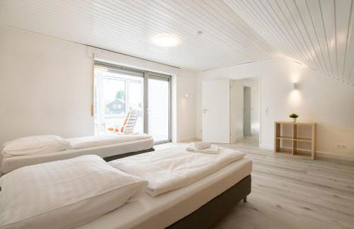 Tolstov House - Freistehendes 9 Zimmer Haus mit großem Garten - Photo 8